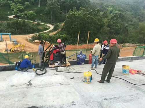 聚脲樓頂防水噴涂機(jī)器施工案例